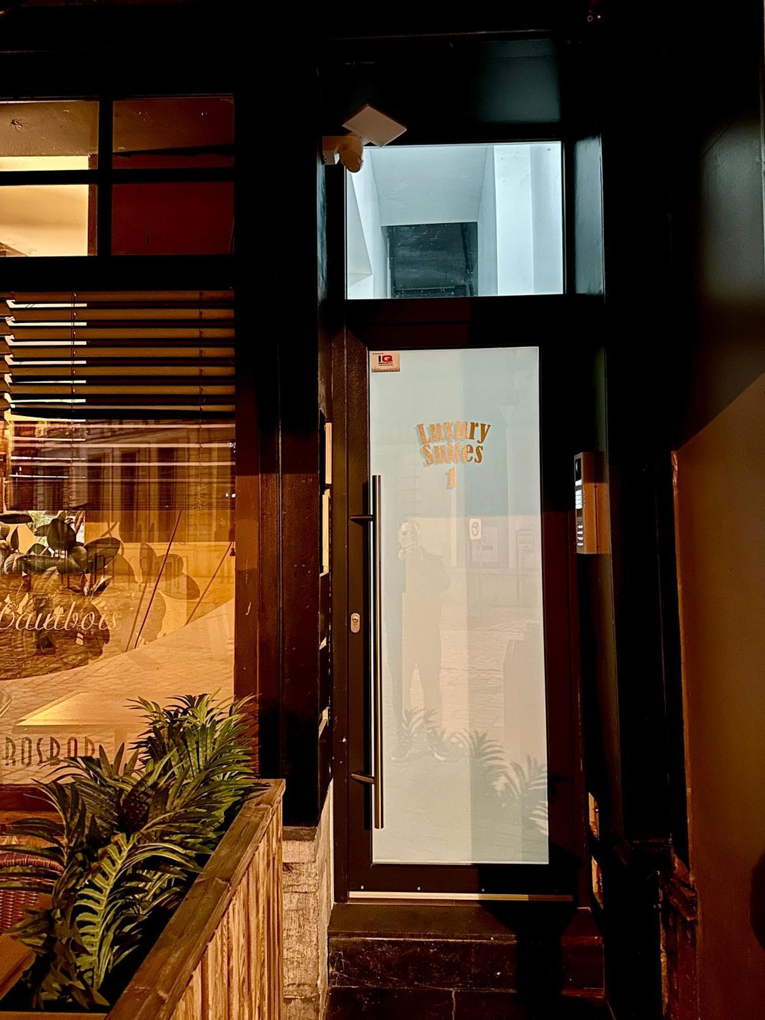 Luxury Suites Mons By Rikas Hotels Εξωτερικό φωτογραφία