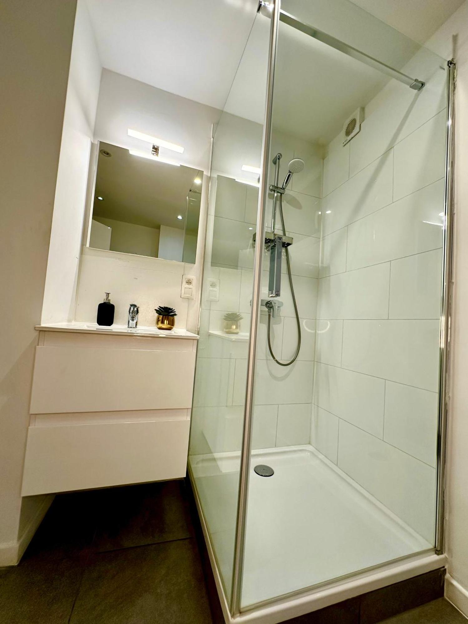 Luxury Suites Mons By Rikas Hotels Εξωτερικό φωτογραφία