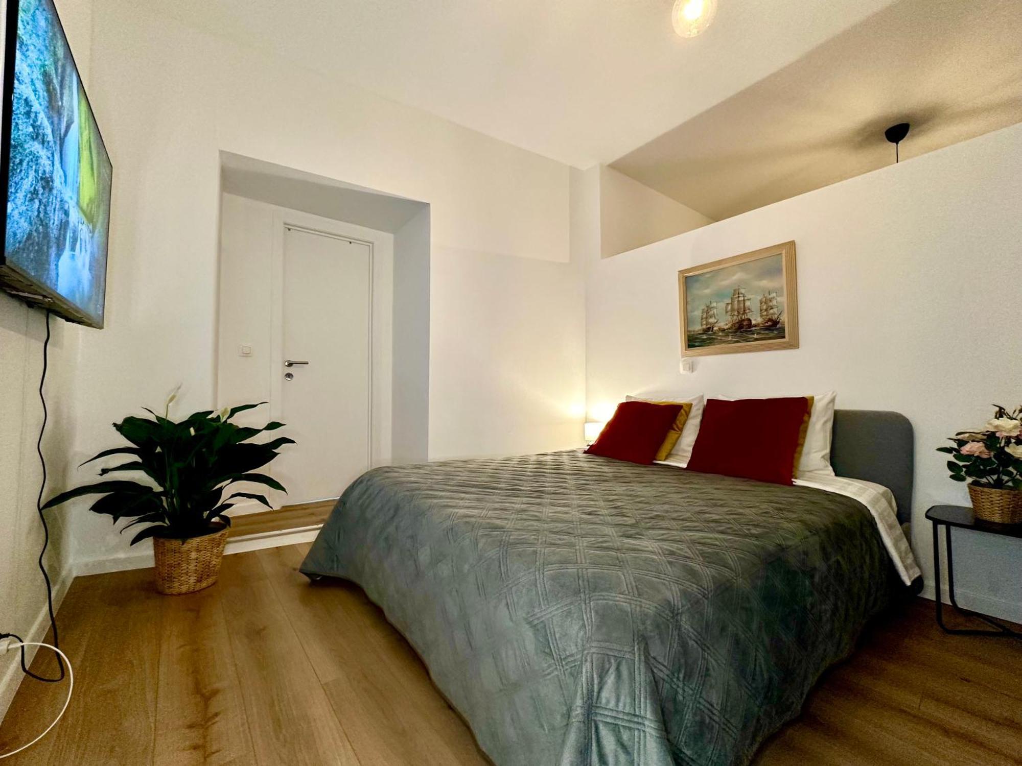 Luxury Suites Mons By Rikas Hotels Εξωτερικό φωτογραφία